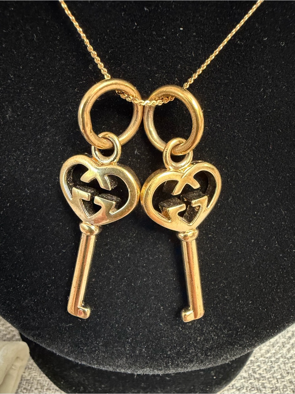 ✨Gucci GG Heart Key Charm Keyring Gold Tone Made in Italy | Collectible✨